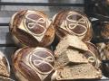 boulangerie maison Landemaine pochoir sur pains (Medium)