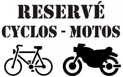 Réservé cyclos motos
